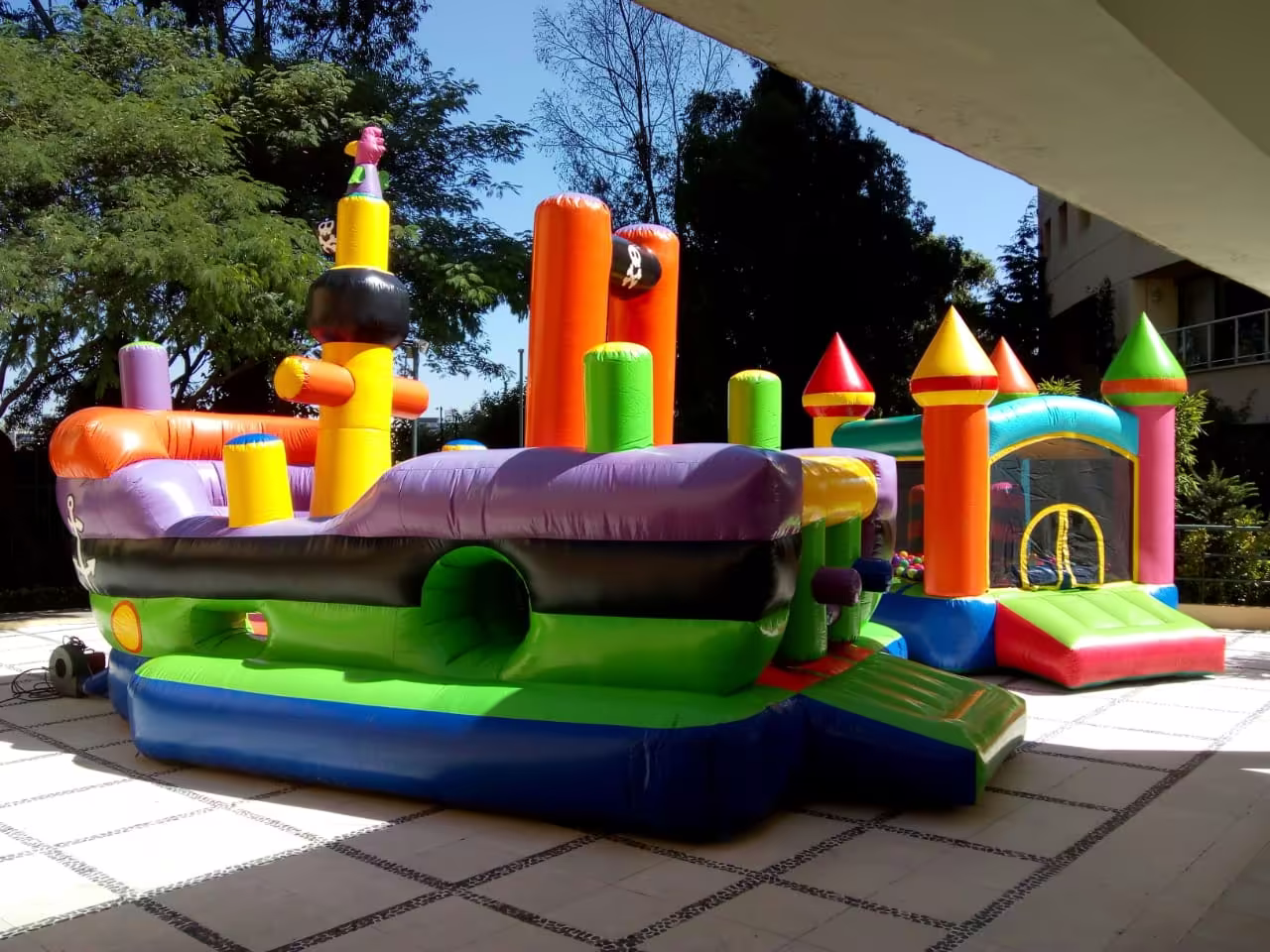 Inflable Barco Pirata de 6 metros para eventos