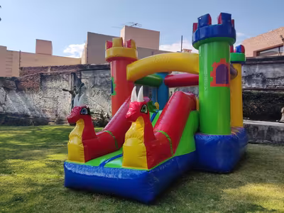 Renta de brincolín Dragones Rojos para evento infantil