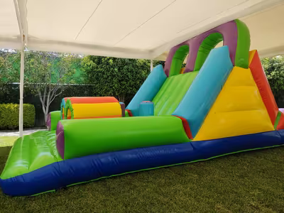 Inflable con tobogán de adrenalina para niños en CDMX