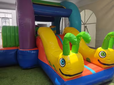 Castillo inflable Gusanitos para cumpleaños