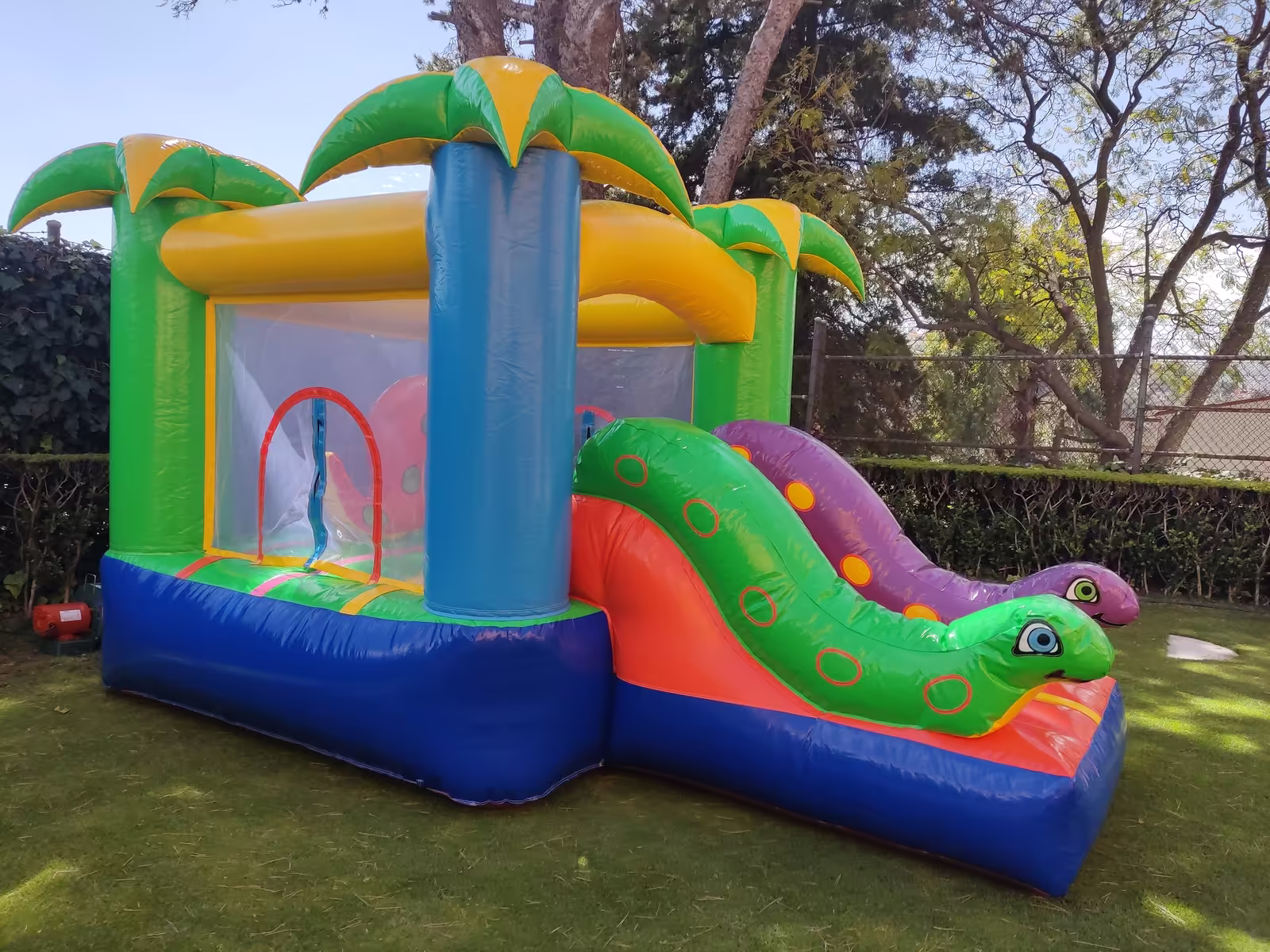 Alquiler del inflable Mini Jungla en jardín de CDMX