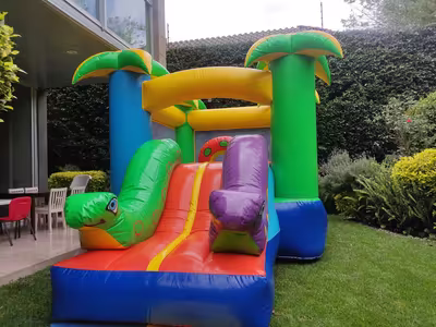Brincolín de jungla y safari para fiesta infantil
