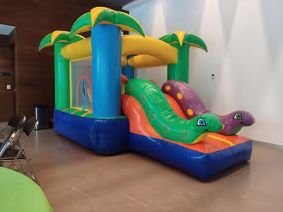 Inflable temático de safari para fiesta infantil