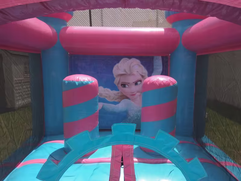 Brincolín de princesas en rosa para fiesta de niña