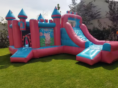 Brincolín de princesas en rosa para fiesta de niña