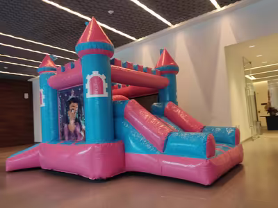 Cumpleaños de niños con inflable montado en CDMX