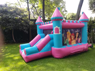 Cumpleaños de niños con inflable montado en CDMX