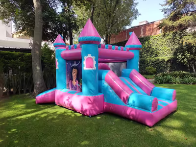 Cumpleaños de niños con inflable montado en CDMX