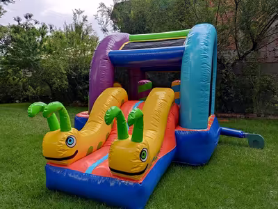Evento corporativo familiar con inflable en CDMX