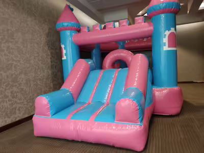 Fiesta infantil con inflable montado por DENFLAB en CDMX