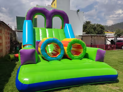 Fiesta infantil con inflable montado por DENFLAB en CDMX