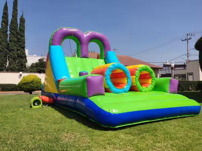 Fiesta infantil con inflable montado por DENFLAB en CDMX