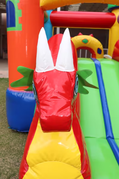 Kermés escolar con inflable en CDMX