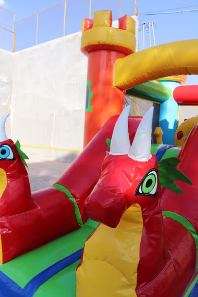 Kermés escolar con inflable en CDMX