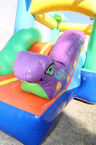 Kermés escolar con inflable en CDMX