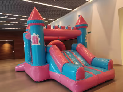 Kermés escolar con inflable en CDMX