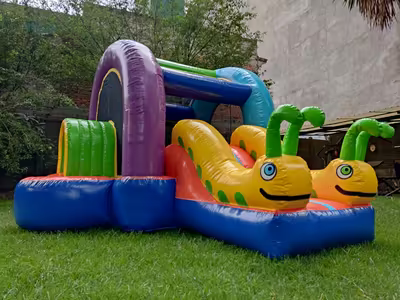 Kermés escolar con inflable en CDMX