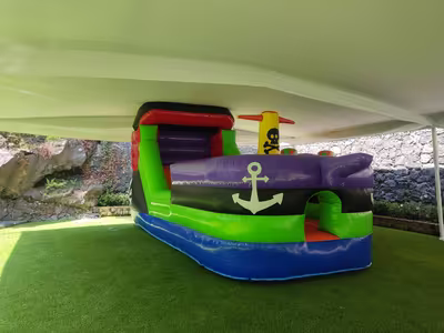 Kermés escolar con inflable en CDMX