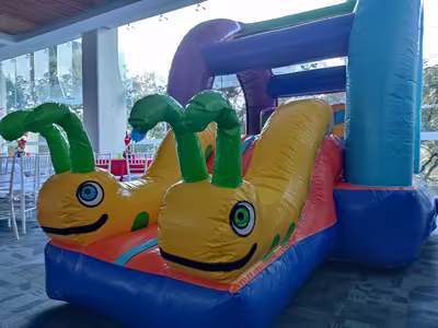 Kermés escolar con inflable en CDMX