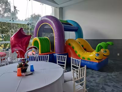 Kermés escolar con inflable en CDMX