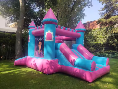 Kermés escolar con inflable en CDMX