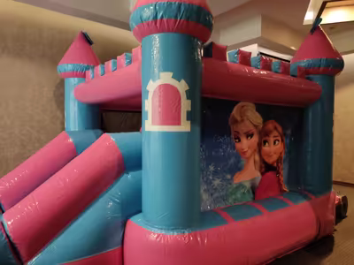 Kermés escolar con inflable en CDMX