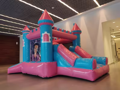 Evento real con inflables rentados en CDMX