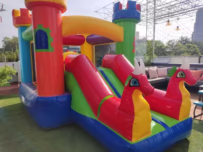 Evento real con inflables rentados en CDMX