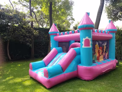 Evento real con inflables rentados en CDMX